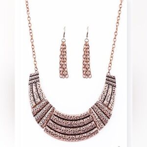 Paparazzi Copper tone necklace & Earring set 🌿🆕🌿 Retired Piece